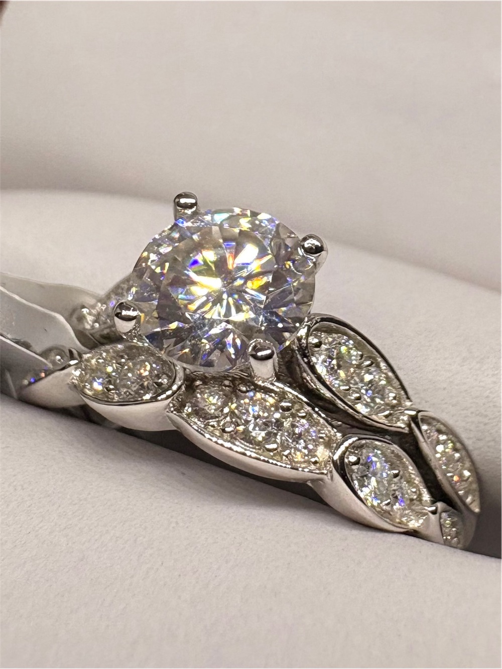 Moissanite 2CTW Sterling Silver Wedding Engagement Ring Set Size 6